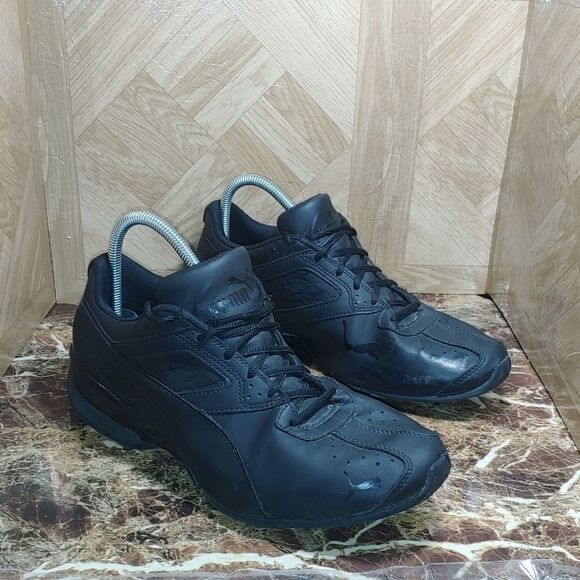 Puma sneaker size 9 - Picture 1 of 10